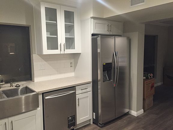 3rd image of 5245 Coldwater Canyon Ave APT E