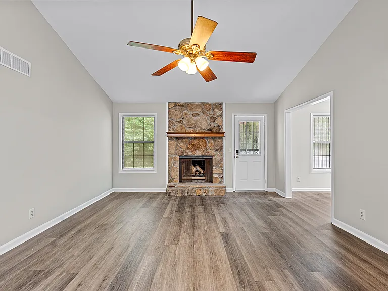 90 Edelweiss Dr — Photo 4