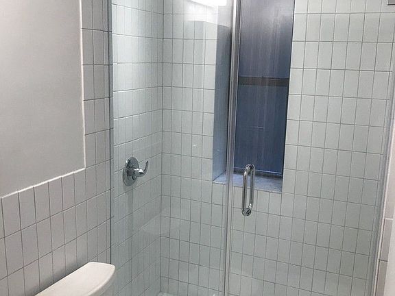 4th image of 5025 Broadway APT 1C