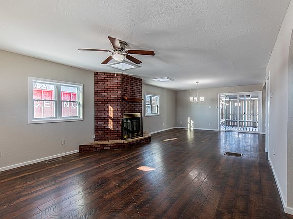 2nd image of 522 E 5th St