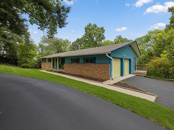 5th image of 4526 Cloverdale Loop