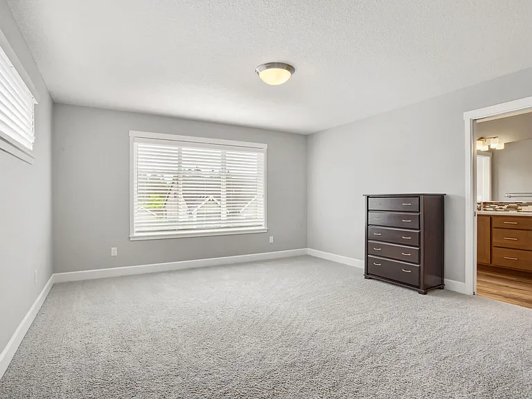 5210 NE 133rd St — Photo 15