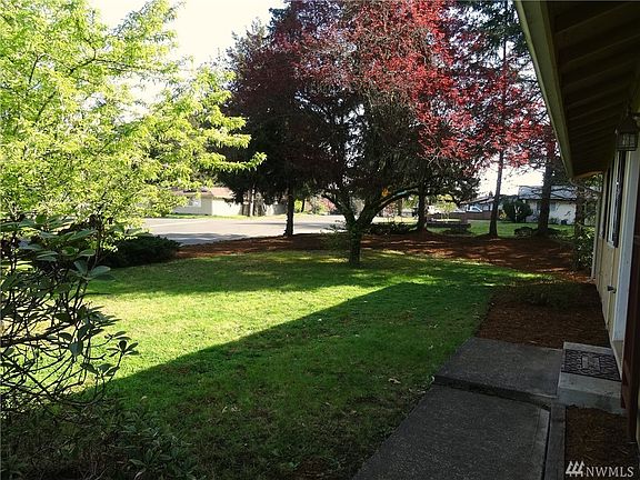 3rd image of 1600 Rockcress Dr SE