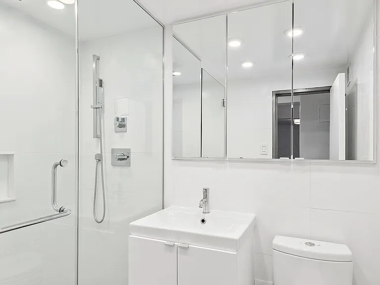 301 E 66th St #6R — Photo 5
