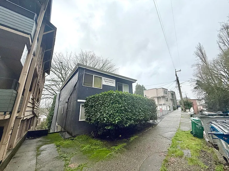 4740-4750 22nd Ave NE — Photo 3