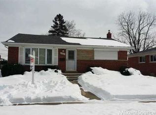 25806 Barbara St, Roseville, MI 48066