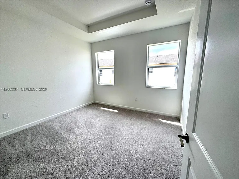 2877 SE 24th Ave — Photo 7