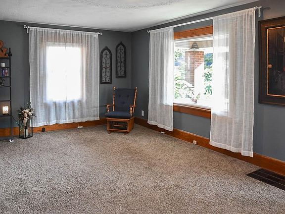 2nd image of 619 Edwards St