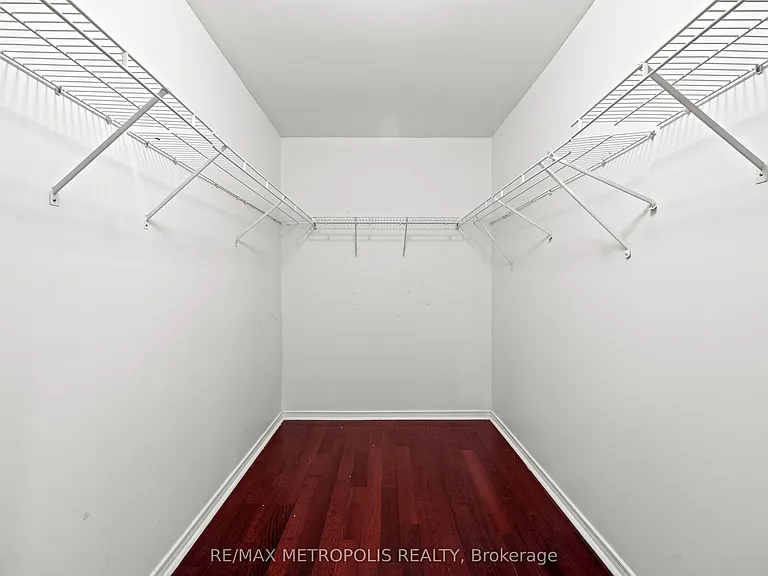 552 Feathergrass Cres #MAIN UPPER — Photo 20