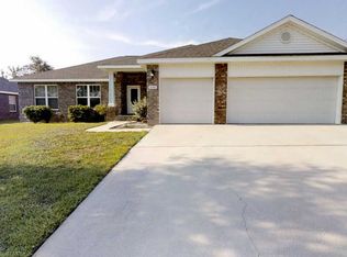 8304 Randall Dr, Navarre, FL 32566