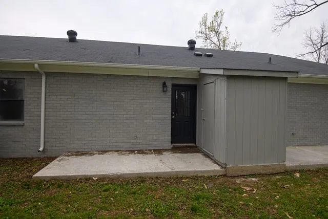 208 S High St #B — Photo 6