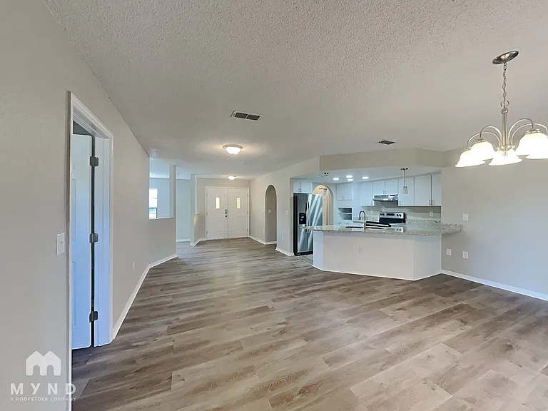 10327 Lansfield St — Photo 5