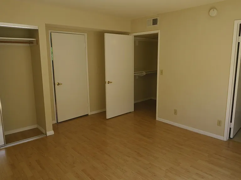 13610 Moorpark St #105A — Photo 11