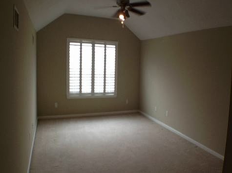 5th image of 633 W Johns Creek Pkwy