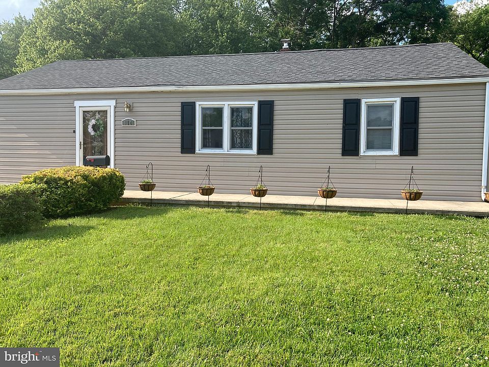 2nd image of 114 Robinson Dr