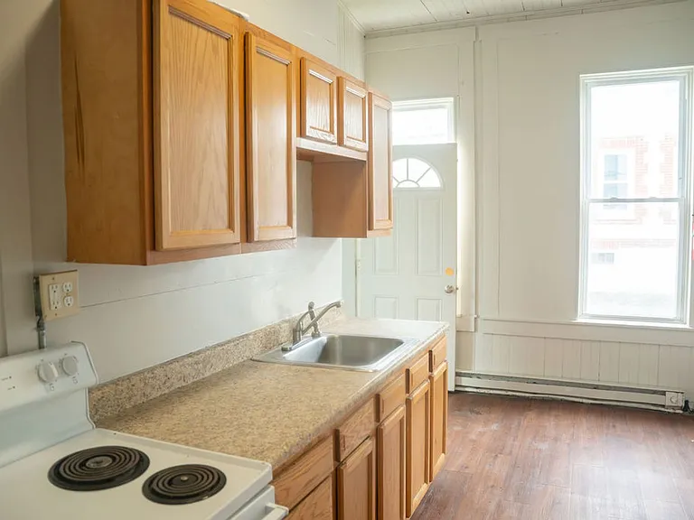 23 E Main St — Photo 8