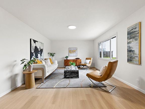 3rd image of 2777 Donovan Ave