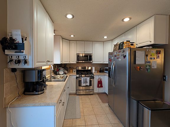 4th image of 3202 W 64th St