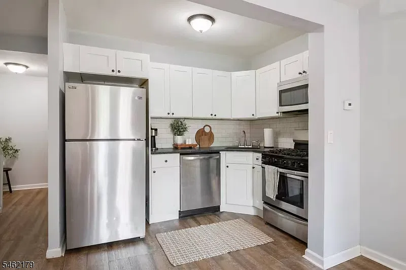 3 bed, 2.0 bath, $2,600 — Photo 4