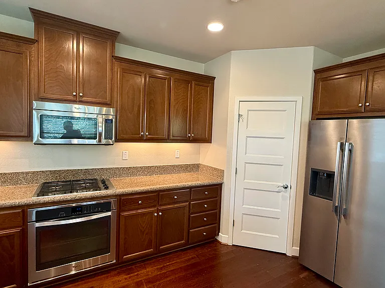 6482 Tralee Village Dr — Photo 8