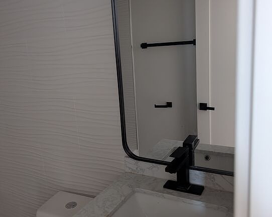 3rd image of 2626 Cloverfield Blvd APT 3