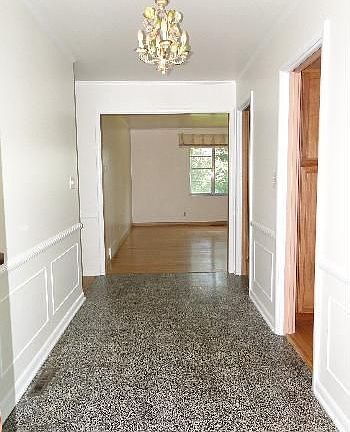 2nd image of 1300 Stoneygate Ln