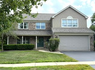 39W507 Newton Sq, Geneva, IL 60134