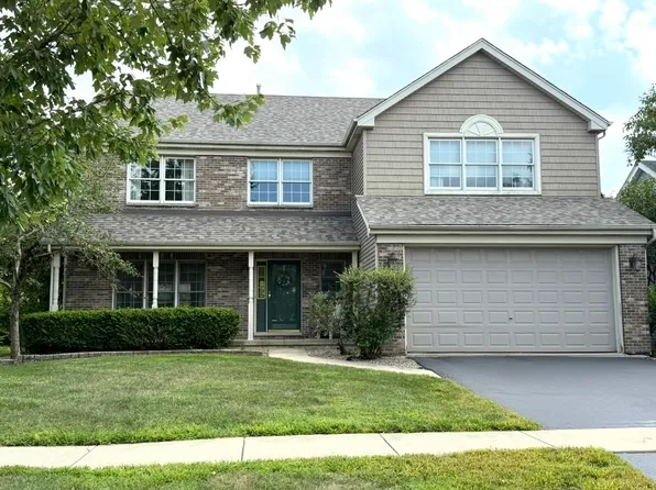 39W507 Newton Sq, Geneva, IL 60134