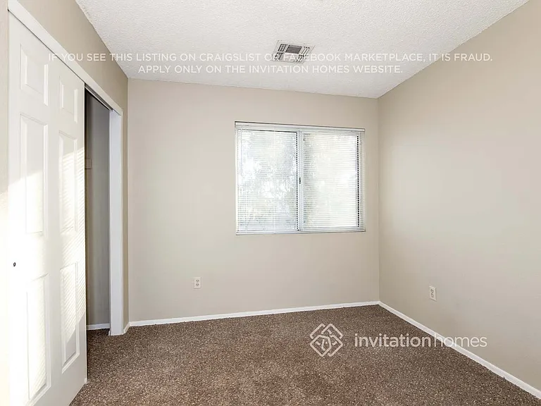 429 W Renee Dr — Photo 6