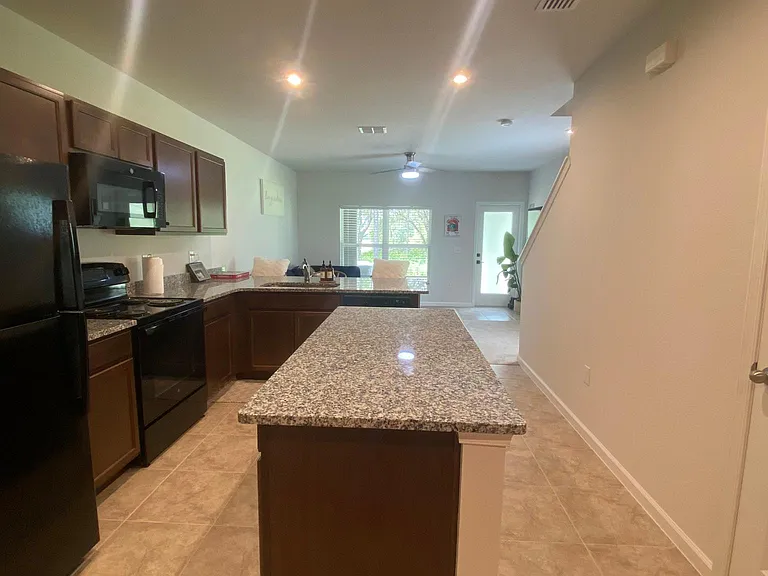 353 Sedgewick Dr — Photo 3