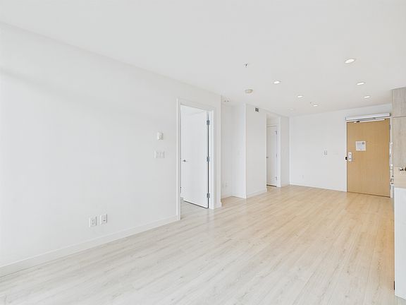 3rd image of 6080 McKay Ave #1605