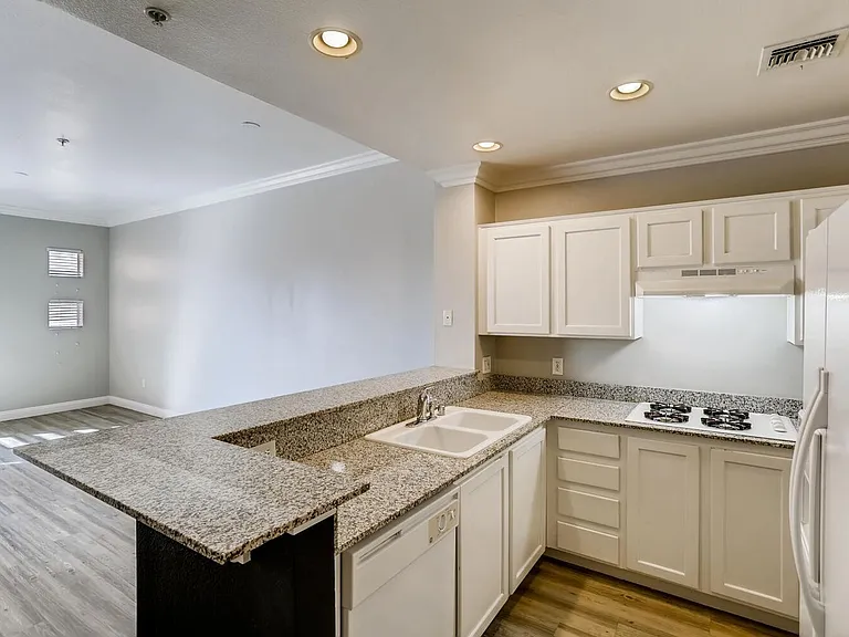 19 E Agate Ave #501 — Photo 6
