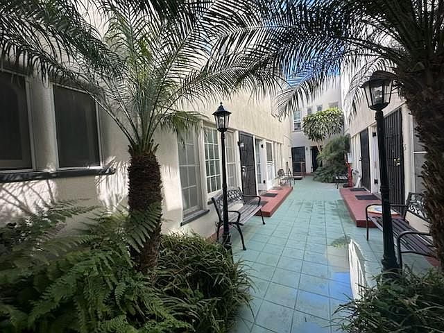 Coutyard patio entrance