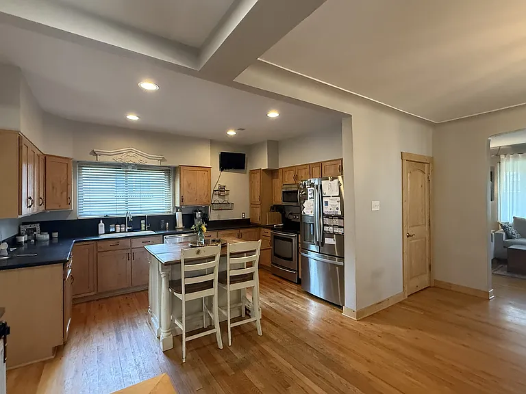 2237 Meade St — Photo 7