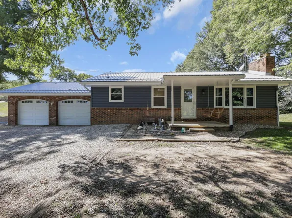 561 County Line Rd NE, Bremen, OH 43107