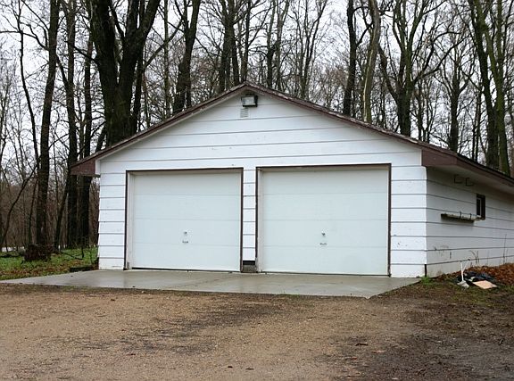 2 Stall Detached Garage