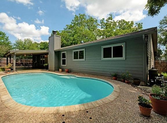 Incredible outdoor entertaining area!