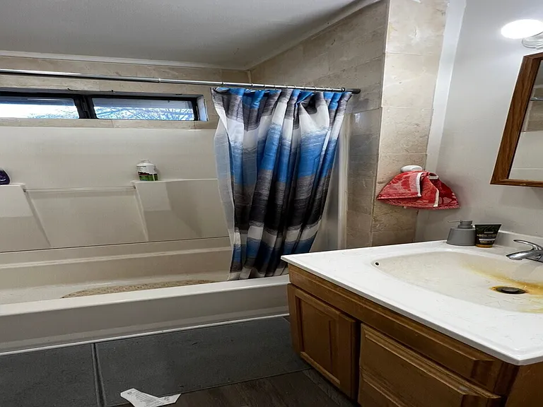 1051 Curran St NW — Photo 15
