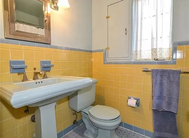 2802 Clinton St S — Photo 7