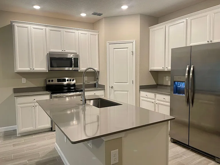 12830 Josslyn Ln — Photo 4