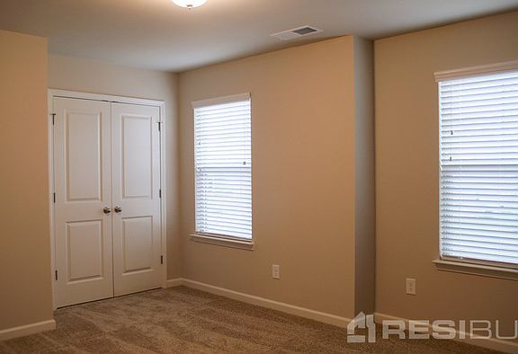 4th image of 153 Parkview Place Dr