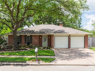 2714 Laurel Creek Way, Pearland, TX 77581
