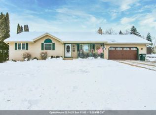 620 Wallace St, New London, WI 54961
