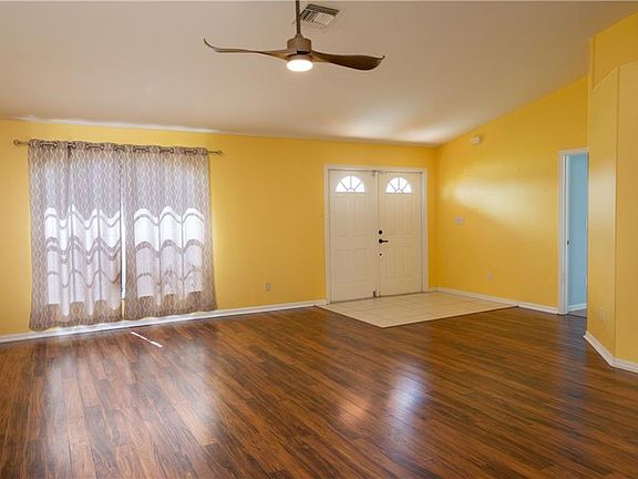 5th image of 116 Blackstone Dr