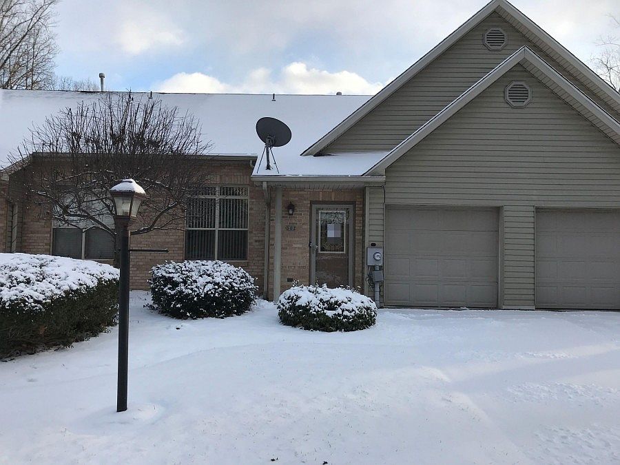 1st image of 302 Lawnview Way