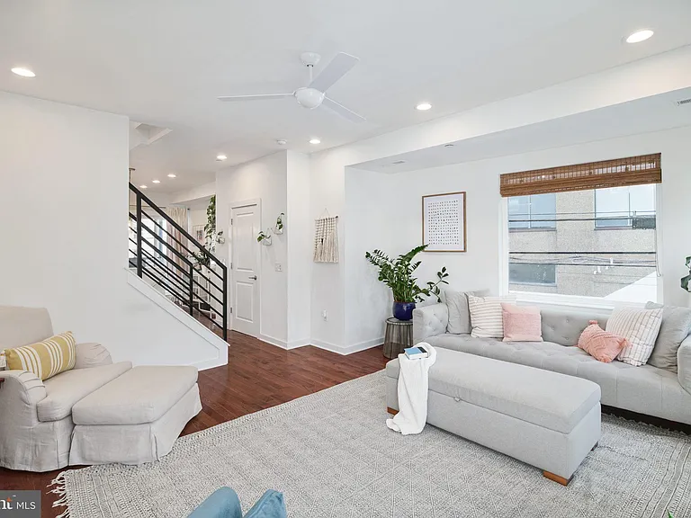 159 E Allen St #1 — Photo 9