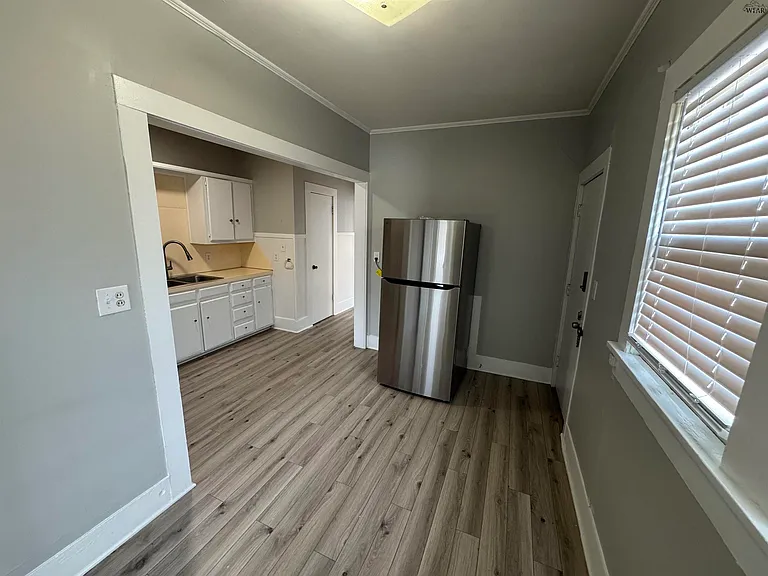 1105 Bluff St — Photo 5