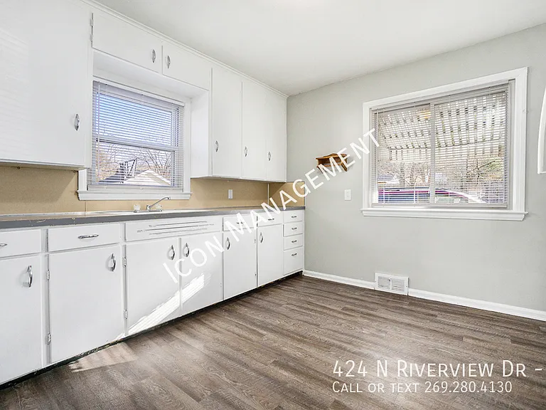 424 N Riverview Dr #2 — Photo 7