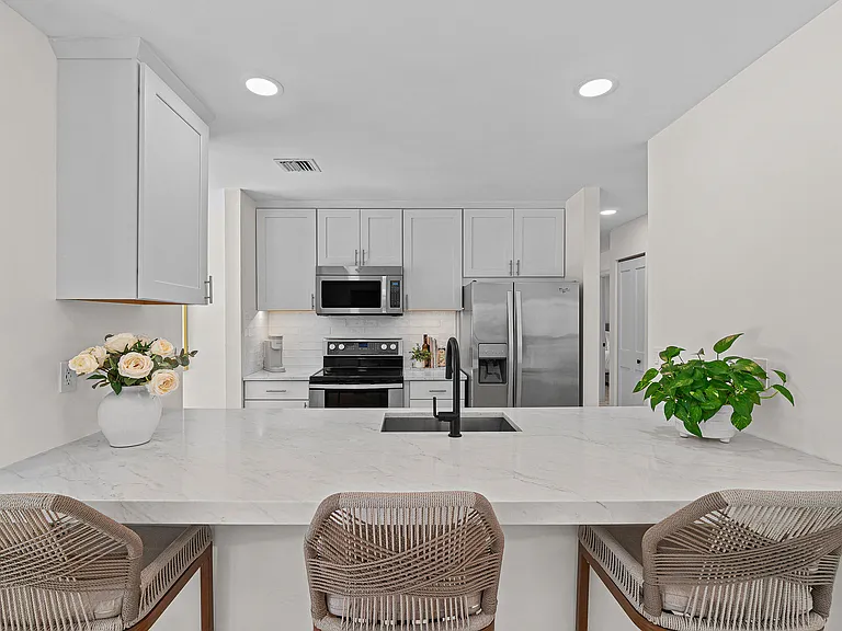 1401 Hummingbird Dr — Photo 11