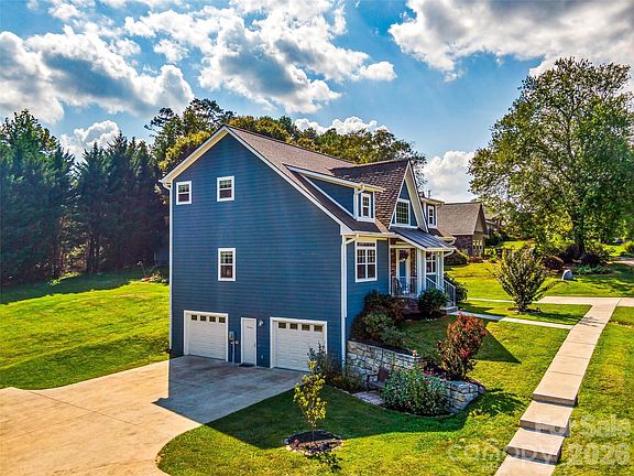 4th image of 10 Warbler Dr